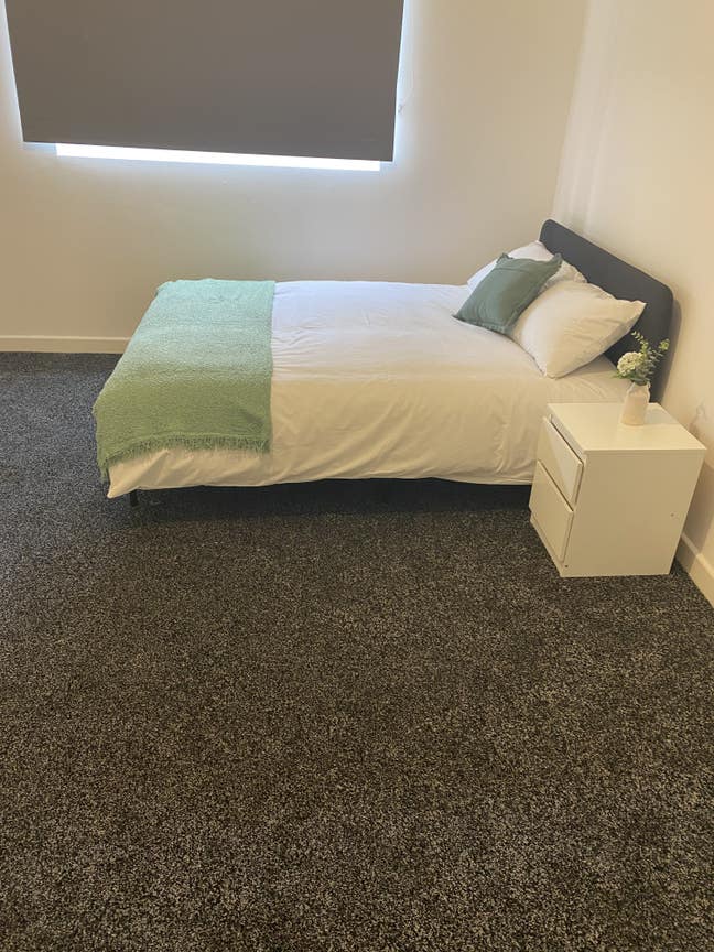 Spacious rooms for rent Main Photo