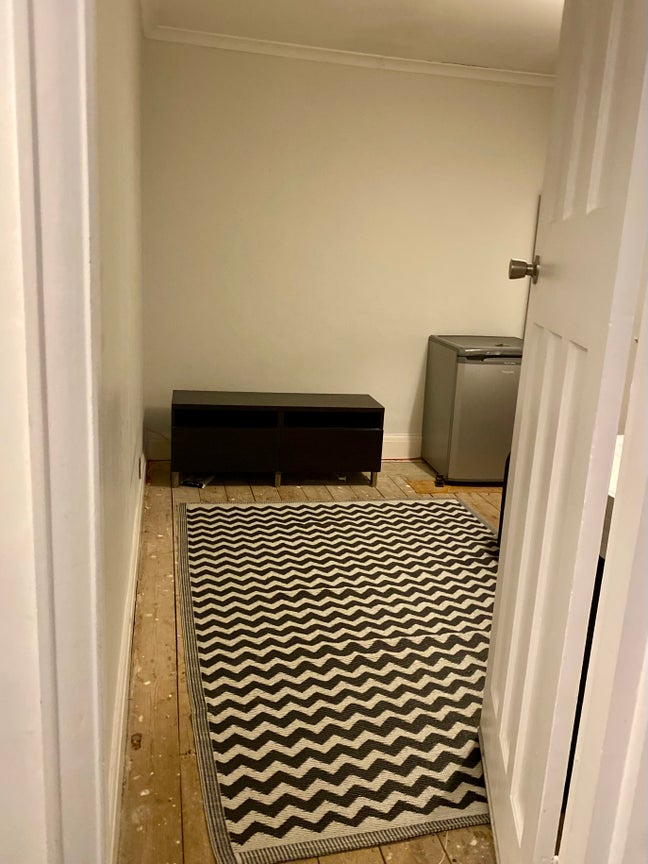 Large Double Bedroom in Beautiful Home Top Speck Main Photo