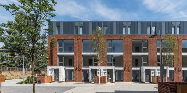Bright Large Ensuite Room *4Bed Flat in Stockwell Main Photo