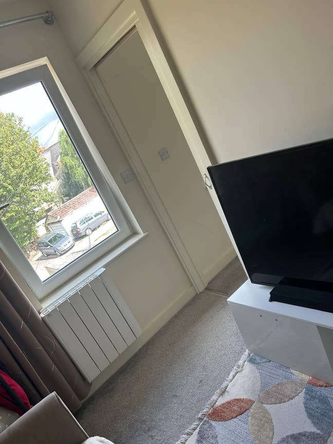 Ensuite Room Available - Swindon Old Town Main Photo