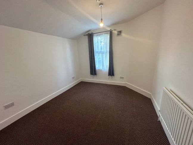 Flat to Rent Ramsay Road, E7 Main Photo