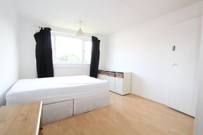 Bright and spacious room in WEST HAM! Main Photo