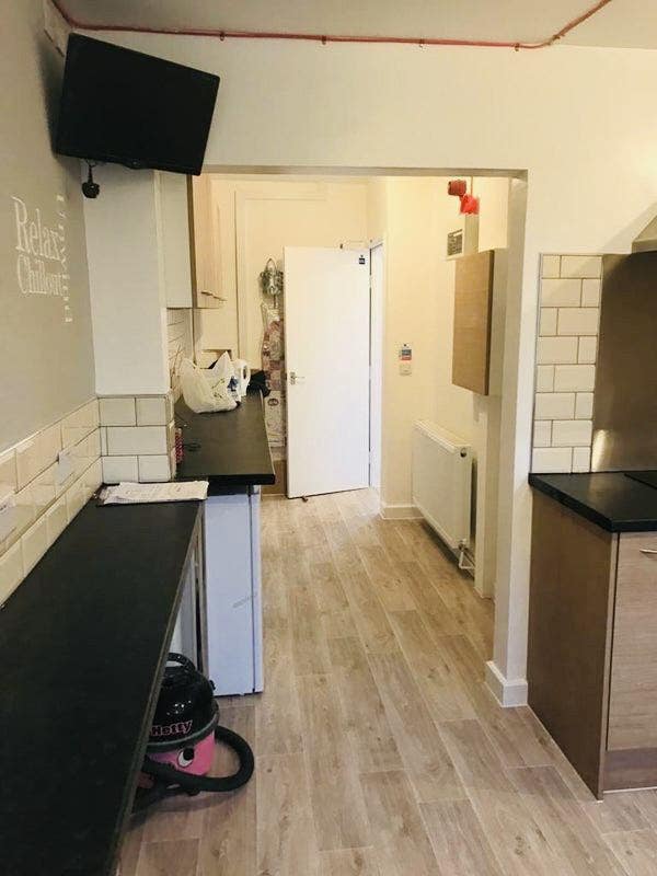Cosy and Well-Lit Double Room in Welcoming HMO Main Photo