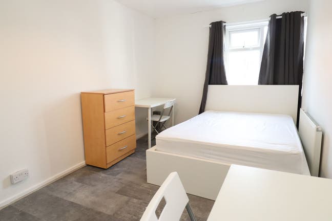 🛏️ Fully Furnished Double Room  | HAINAULT Main Photo
