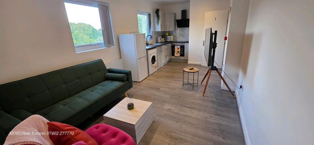 1 bed Apt. Premium, Chorlton. Trams,buses amenatie Main Photo