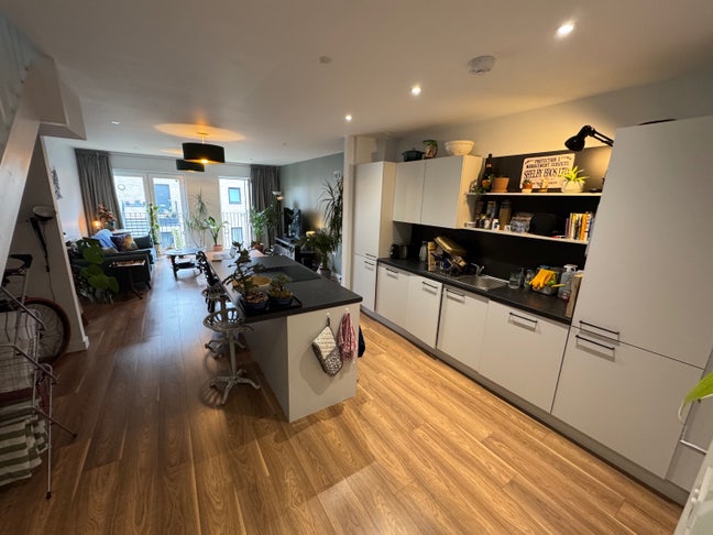 Double room in spacious new build Main Photo