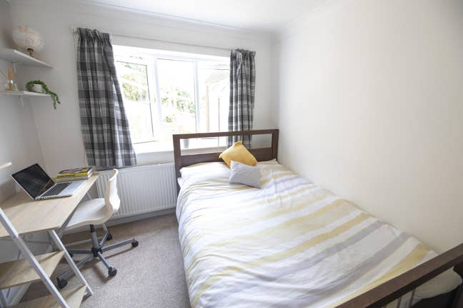 Fabulous shared professional house, double rooms! Main Photo