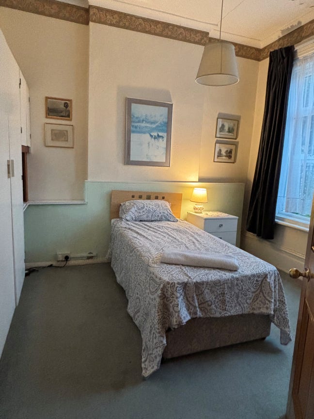 Affordable accommodation offered in Barnet,  Main Photo