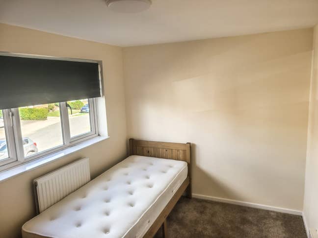 Siingle Room to Rent at Alysbury HP19 Main Photo