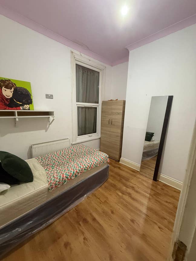 Revelon Road Brockley. Small Room to rent.  Main Photo