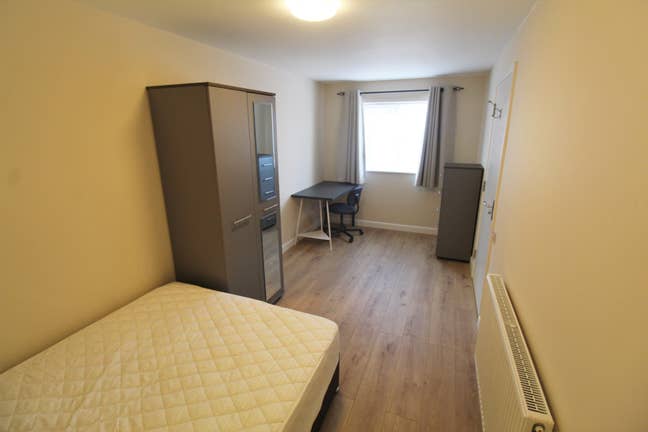 Double Bedroom in a House Share in Eaton Socon, Main Photo