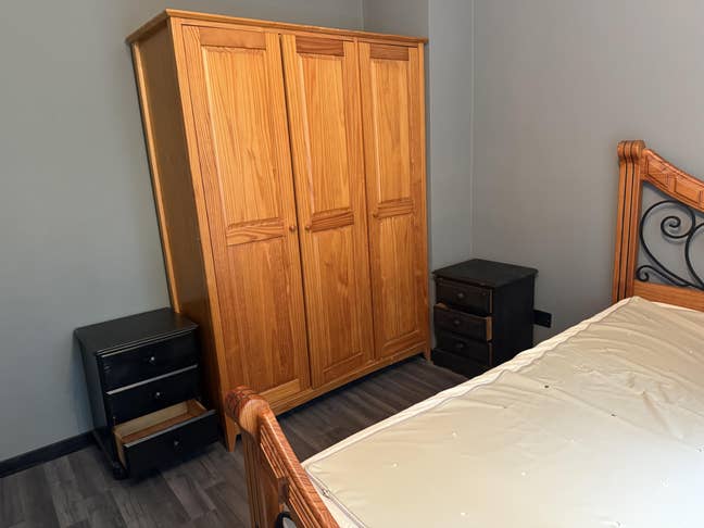 Nice Double room with easy access to Three bridges Main Photo