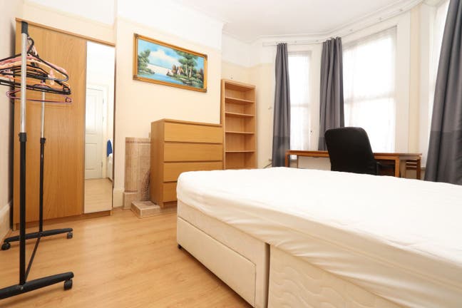 🌟Turnpike Lane-3 Rooms 1 minute 🚶Piccadilly Line Main Photo