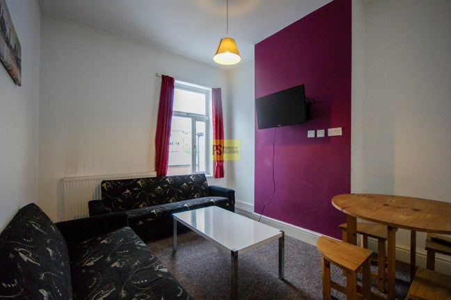 One Ensuite Bedroom on Bristol Road  Main Photo