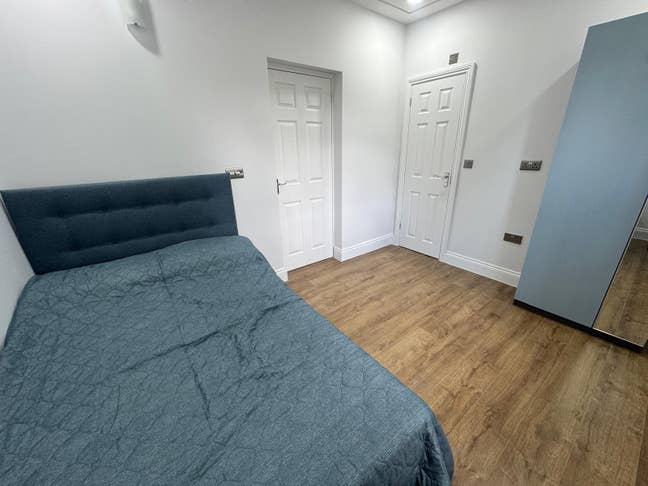 Double room with Ensuite Toilet and Shower Main Photo