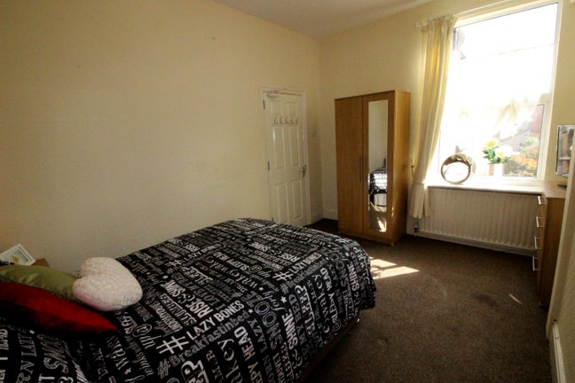 Room 4. Friendly house. Great location.  Main Photo