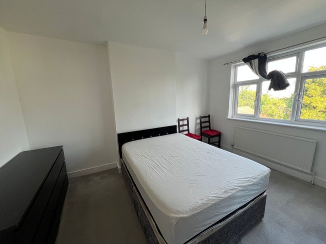 🛏️ Double Room to Let-  Criklewood Main Photo