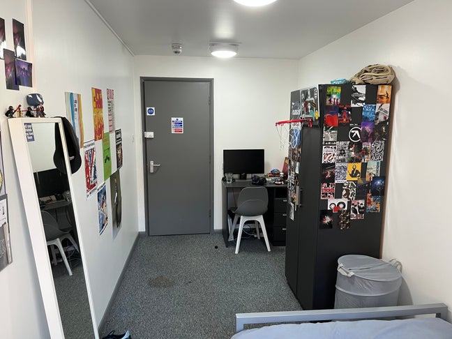 Spacious Modern Room to rent in Ouseburn Main Photo