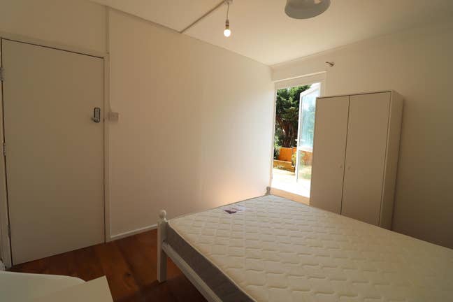 Walking Distance from Overground Main Photo