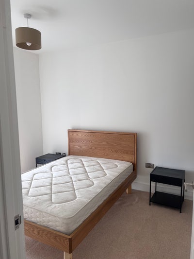 Double room Available in Soho wharf Main Photo