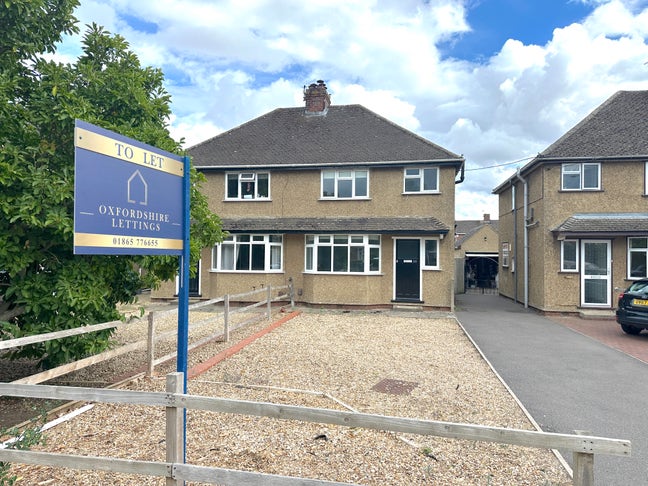 3 Double Bedroom House - Entire House! Main Photo