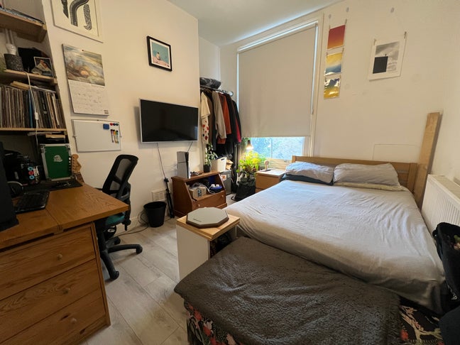 Double Room available to rent on Lauriston road Main Photo