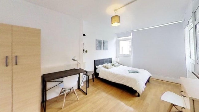 Massive Room in Tower Bridge (E1)-Bills Included ✅ Main Photo