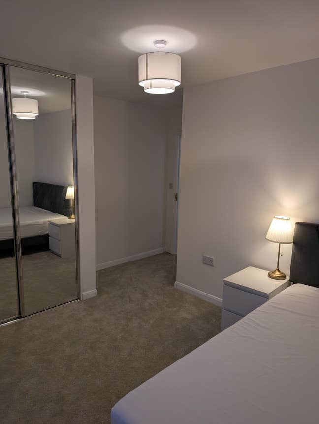 Private Top Floor Room with Ensuite  Main Photo
