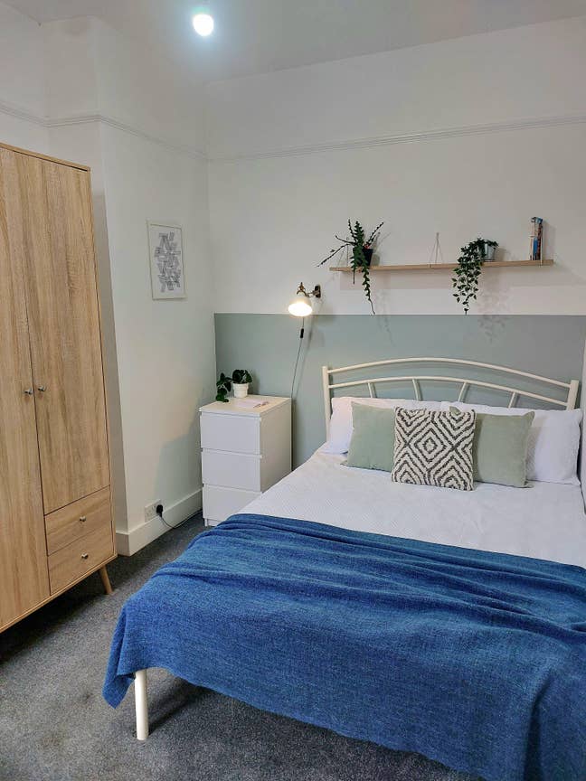 Bright Double Room – Bournemouth Park Road, SS2 Main Photo