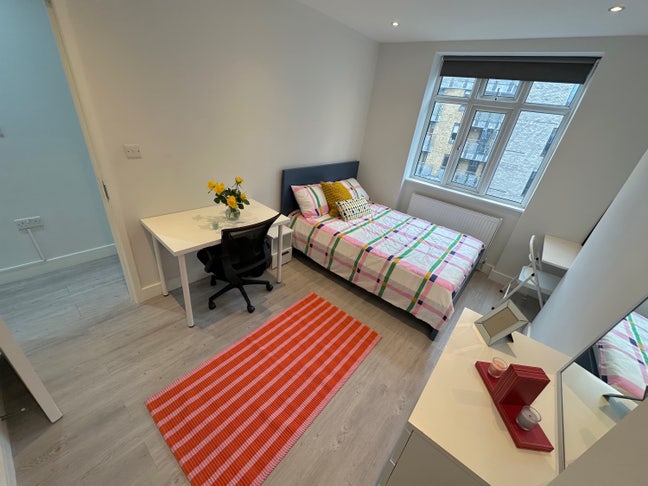 Modern Flat-2 Rooms-Available Today-All in-Angel Main Photo