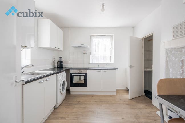 4 Bedroom Maisonette in E16 Main Photo
