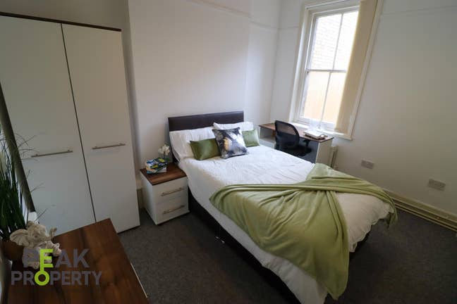 5 Rooms Available - Weston Road, Southend Main Photo