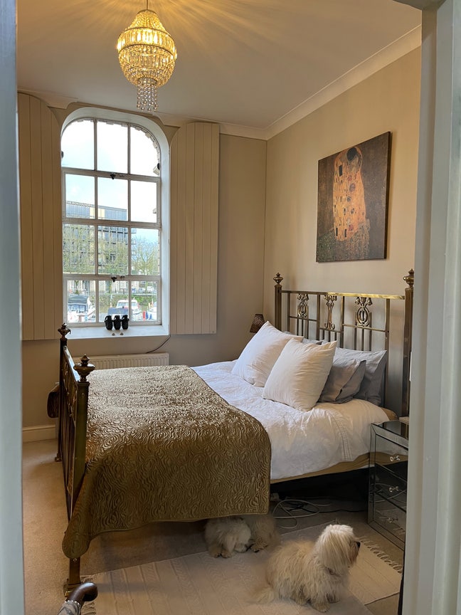 BS1  Elegant Large en Suite with Harbour View Main Photo