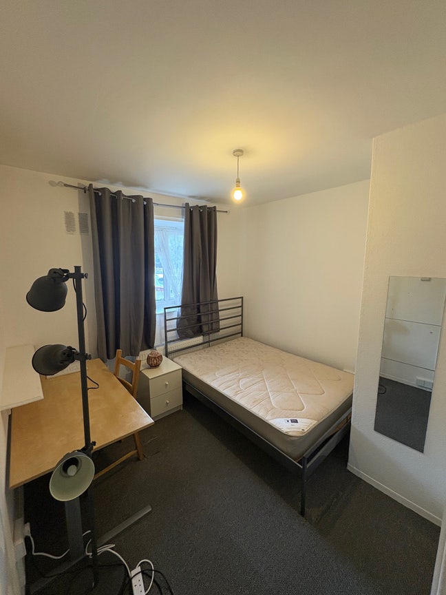 Looking for 1 person to move in Main Photo
