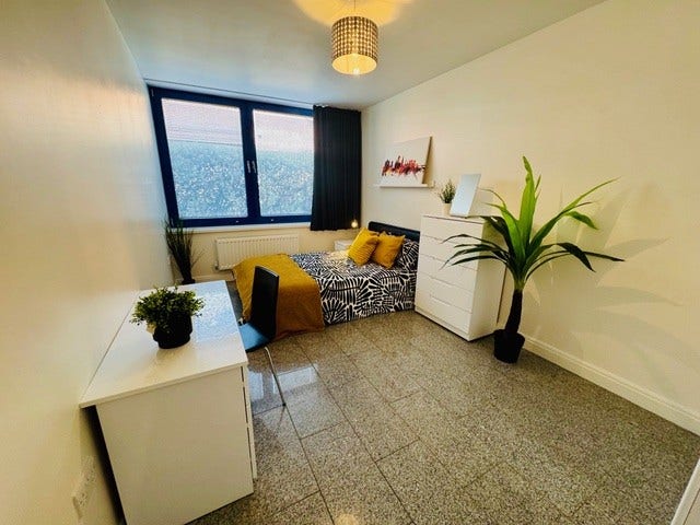 Beeston double room, Bills Inc, off-suite  Main Photo