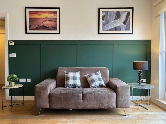 2Bed2Bath Modern Apartment close to canary wharf Main Photo