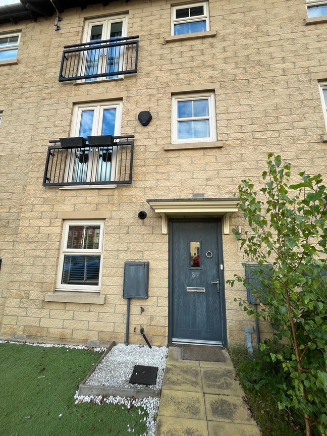 Spacious Room in Modern 2-Bed, 2-Bathroom Main Photo