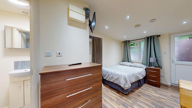 *Available Now Studio in Kilburn- Book  a Viewing! Main Photo
