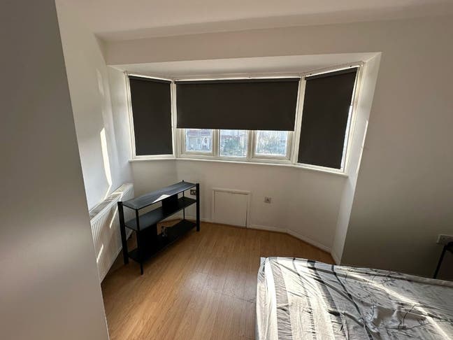 1 Bed Flat, Hendale Avenue, NW4 Main Photo