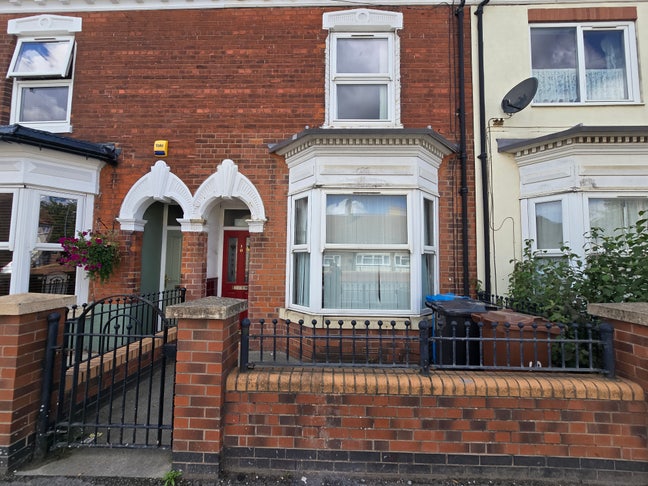🌟 2 Rooms Available – Hawthorn Ave 🏡 Main Photo