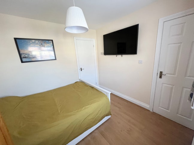 Double room for rent! Main Photo