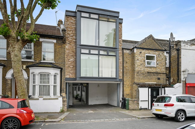 2 x Double Rooms for Rent - London, E11 Main Photo