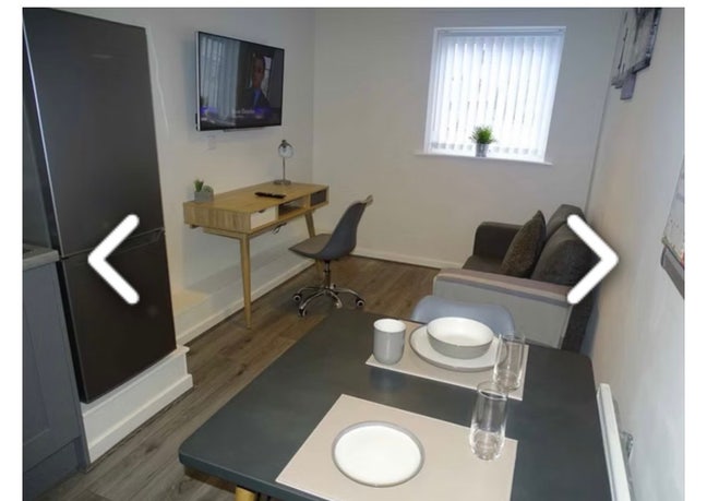 Luxury Pod available in Brunel Main Photo