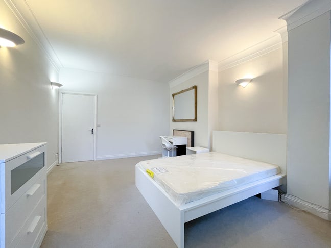Very Big Doubleroom in St Johns Wood Main Photo