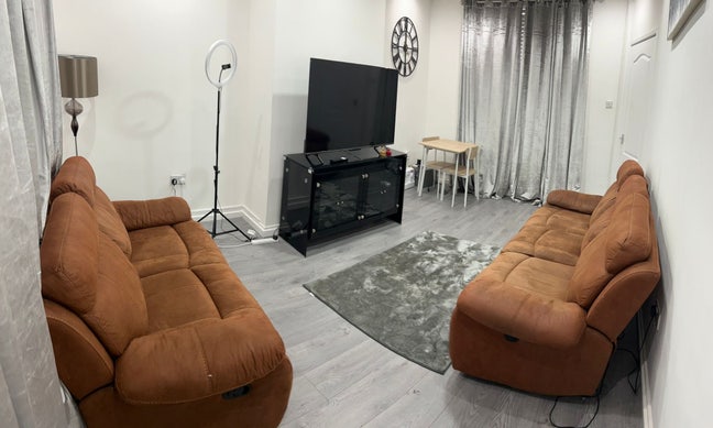 Single Room / Double Bed / Immediate Move in Main Photo