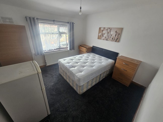 🛏️ Double Room to Let- Cricklewood  Main Photo