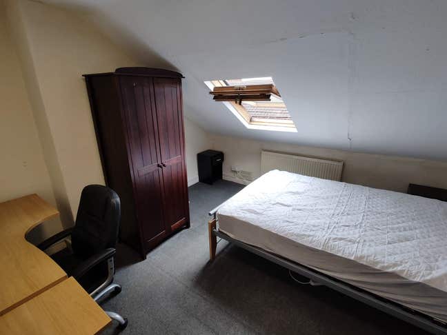 Double Bedroom for student and professionals  Main Photo