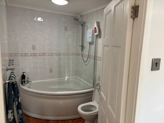 Room for Rent in a Female Only Flat Main Photo