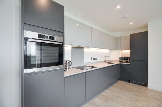 Spacious Double w/ Private En Suite, Wharf Views Main Photo