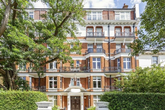 Single Bedroom in Chelsea Main Photo